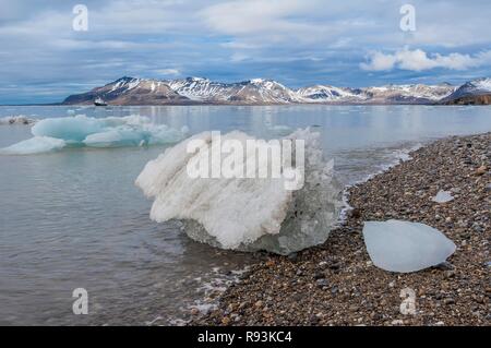 Kongsfjorden, la côte ouest du Spitzberg, archipel du Svalbard, Norvège, Europe Banque D'Images