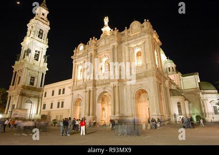 Sanctuaire Pontifical de la Bienheureuse Vierge du Rosaire de Pompéi (Italien : Pontificio Santuario della Beata Vergine del Santo Rosario di Pompei), Pompe Banque D'Images