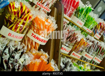 Turnage Drug Store dans la vallée de l'eau, le Mississippi vend une variété de dur-à-trouvent des articles, y compris les bonbons à l'ancienne colle. Banque D'Images