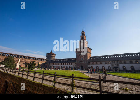 MILAN, ITALIE, le 5 décembre 2018 - cour du Château Sforzesco de Milan, Italie Banque D'Images