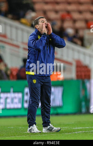 Au 18 décembre 2018, Stade Riverside, Middlesbrough, Angleterre ; Carabao EFL Cup, quart-de-finale, Middlesbrough contre Burton Albion : Nigel Clough manager de Burton Albion cris Crédit instructions : Mark Cosgrove/News Images images Ligue de football anglais sont soumis à licence DataCo Banque D'Images