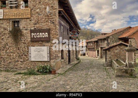 Bárcena Mayor, a déclaré dans la plus belle ville en Espagne, Cantabria, Europe Banque D'Images