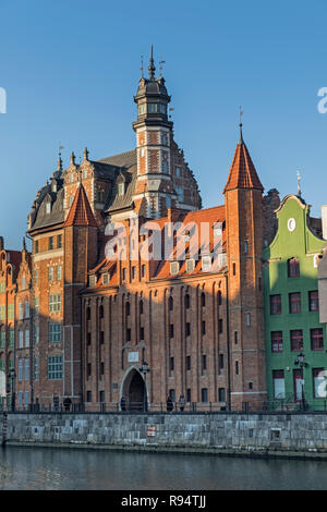 Dlugie Pobrzeze Mariacka Gate promenade Riverside Gdańsk Pologne Banque D'Images