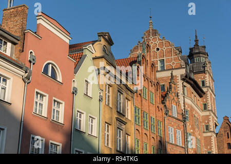 Dlugie Pobrzeze maisons traditionnelles promenade Riverside Gdańsk Pologne Banque D'Images