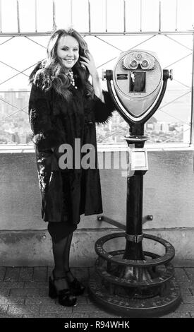 Singer Sarah Brightman visites Observatoire de l'Empire State Building à l'appui de son album et tournée mondiale hymne. (Photo de Lev Radin/Pacific Press) Banque D'Images