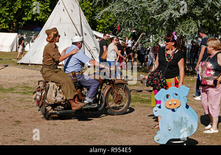 Sur une moto militaire, American Festival à Luynes, Indre-et-Loire, Touraine, Center-Val-de-Loire, France, Europe Banque D'Images