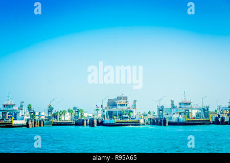 Ferries attendre pour prendre les passagers en provenance de Port Aransas à Aransas Pass, le 25 août 2018, à Port Aransas, Texas. Banque D'Images