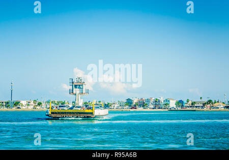 L'Arnold W. Oliver navettes traversier de passagers de l'Aransas Pass terminal de ferry vers le Port Aransas Ferry Landing, à Port Aransas, Texas. Banque D'Images