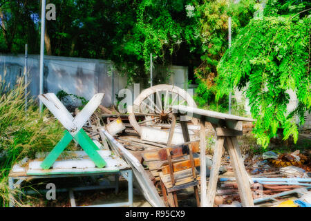 Cette photo montre comment la nature est renversé en Thaïlande par l'élimination de déchets de bois dans la nature. La photo a été prise à Hua Hin, Thaïlande Banque D'Images