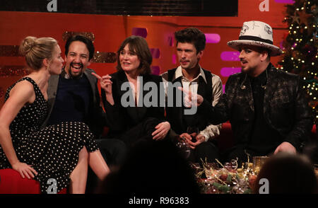 (De gauche à droite) Emily Blunt, Lin-Manuel Miranda, Emily Mortimer, Ben Whishaw et Boy George pendant le tournage de The Graham Norton Show à BBC Television Centre 6 Studioworks, Wood Lane, Londres, pour être diffusé sur BBC One le vendredi soir. PRESS ASSOCIATION. Date de publication : Jeudi 20 décembre 2018. Crédit photo doit se lire : PA au nom de tant d'images satellite Banque D'Images