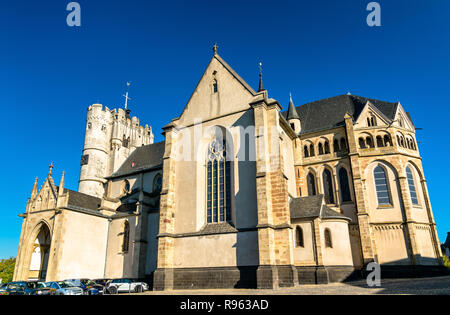 Saint Martin et saint dans l'église de Severus Munstermaifeld - Rhénanie-Palatinat, Allemagne Banque D'Images