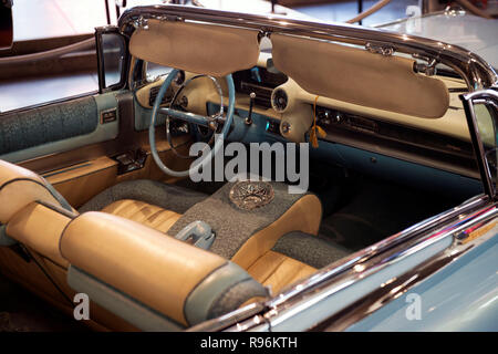 Hollywood, Californie, USA. 19 Décembre, 2018 : 1959 Cadillac Eldorado Biarritz Convertible au Lalaland sur Hollywood Boulevard. Hollywood, CA, USA, Crédit : Brent Clark/Alamy Live News Banque D'Images