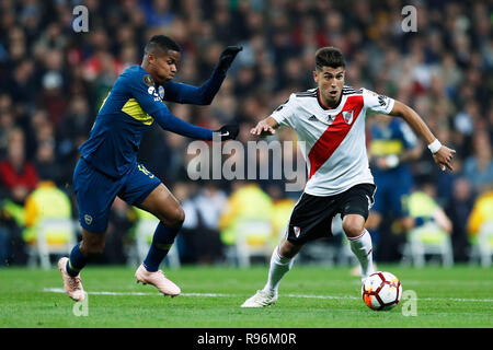 Madrid, Espagne. Credit : D. 9th Mar, 2018. Wilmar Barrios (Boca), Exequiel Palacios (rivière) Football/soccer : Copa Libertadores match final entre Boca Juniors, River Plate 3-1 au stade Bernabeu à Madrid, Espagne. Credit : D .Nakashima/AFLO/Alamy Live News Banque D'Images