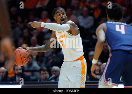 19 décembre 2018 : La Jordanie Bone # 0 de l'Iowa bénévoles appelle la jouer pendant la partie de basket-ball de NCAA entre les bénévoles de l'Université du Tennessee et de la Samford University Bulldogs à Thompson Boling Arena de Knoxville TN Tim Gangloff/CSM Banque D'Images