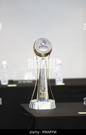 Kanagawa, Japon. Dec 18, 2018. La J.League Trophée MVP est perçu au cours de la J. League Awards 2018 à Yokohama Arena de Kanagawa, Japon, le 18 décembre 2018. Mm. Kenzaburo Crédit : Matsuoka/AFLO/Alamy Live News Banque D'Images