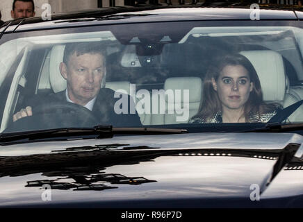 Londres, Royaume-Uni. 19 Décembre, 2018. Les membres de la famille royale y assister le repas de Noël organisé par la reine au palais de Buckingham, London, UK. 19 décembre 2018 Princesse Béatrice d'York Crédit : Jeff Gilbert/Alamy Live News Banque D'Images