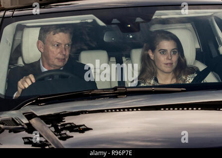 Londres, Royaume-Uni. 19 Décembre, 2018. Les membres de la famille royale y assister le repas de Noël organisé par la reine au palais de Buckingham, London, UK. 19 décembre 2018 Princesse Béatrice d'York Crédit : Jeff Gilbert/Alamy Live News Banque D'Images