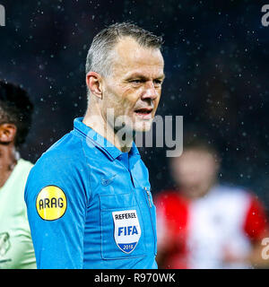 ROTTERDAM , Pays-Bas , 20-12-2018 , stade De Kuip, Football , Saison 2018/2019 , Toto néerlandaise KNVB Beker , Feyenoord - FC Utrecht , arbitre Bjorn Kuipers pendant le match Feyenoord - Utrecht . Banque D'Images