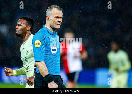 ROTTERDAM , Pays-Bas , 20-12-2018 , stade De Kuip, Football , Saison 2018/2019 , Toto néerlandaise KNVB Beker , Feyenoord - FC Utrecht , arbitre Bjorn Kuipers pendant le match Feyenoord - Utrecht . Banque D'Images