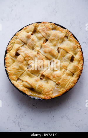 Tarte aux pommes avec décoration en treillis Banque D'Images