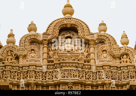 Détails de sculptures sur bois du temple de Jain dans Fort Jaisalmer, Jaisalmer, Rajasthan, India Banque D'Images