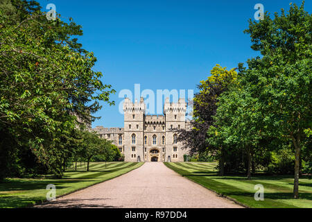 La partie supérieure de la Ward entrée au château de Windsor à Windsor, Berkshire, Grande Bretagne, France, Europe. Banque D'Images