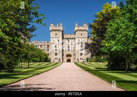 La partie supérieure de la Ward entrée au château de Windsor à Windsor, Berkshire, Grande Bretagne, France, Europe. Banque D'Images