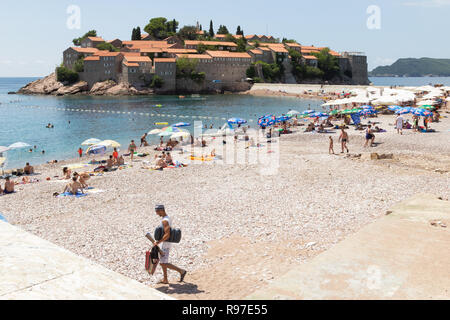 Vue de la plage près de la pittoresque île de St. Stephen célèbre sur un jour d'été ensoleillé Banque D'Images