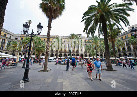 Activités quotidiennes à Placa Reial, Barcelone, Espagne Banque D'Images