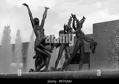 MONTERREY, NL/MEXIQUE - 10 NOV 2003 : Neptuno fontaine à la Macroplaza Banque D'Images