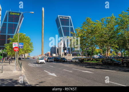 Les tours Puerta de Europa (Porte de l'Europe) à Madrid, Espagne Banque D'Images