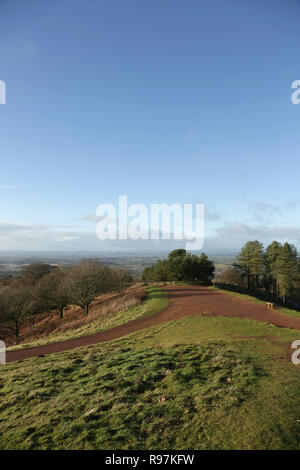 Sur les chemins publics Clent Hills, Worcestershire, Angleterre, Royaume-Uni. Banque D'Images