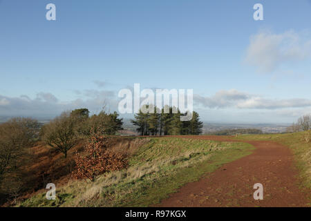 Sur les chemins publics Clent Hills, Worcestershire, Angleterre, Royaume-Uni. Banque D'Images