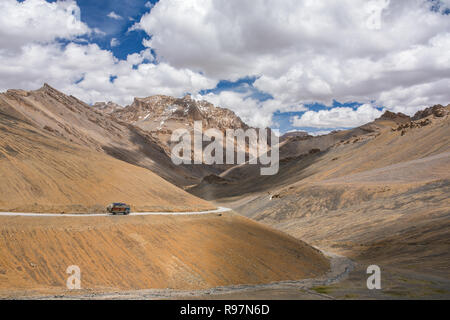 Magnifique paysage de montagne sur la route Manali - Leh au Ladakh, le Jammu-et-Cachemire, l'Inde Banque D'Images