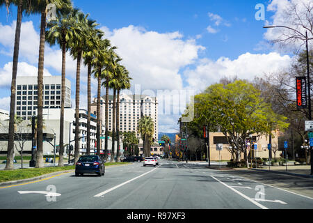 4 mars, 2018 San Jose / CA / USA - Conduire dans le centre-ville de San Jose, South San Francisco bay area Banque D'Images