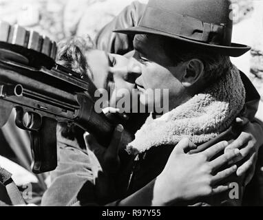 Film Original Titre : POUR QUI SONNE LE GLAS. Titre en anglais : POUR QUI SONNE LE GLAS. Année : 1943. Réalisateur : SAM WOOD. Stars : Gary Cooper, Ingrid Bergman. Credit : PARAMOUNT PICTURES / Album Banque D'Images