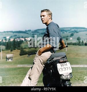 Titre original : The Great Escape. Titre en anglais : La grande évasion. Année : 1963. Réalisateur : JOHN STURGES. Stars : Steve MCQUEEN. Credit : MIRISCH/United Artists / Album Banque D'Images