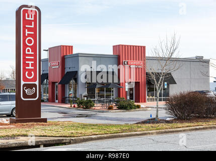 HICKORY, NC, États-Unis d-12-19-18 : l'une des plus de 2000 Chipotle Mexican Grill dans les États-Unis, le Royaume-Uni, le Canada, l'Allemagne et la France. Banque D'Images