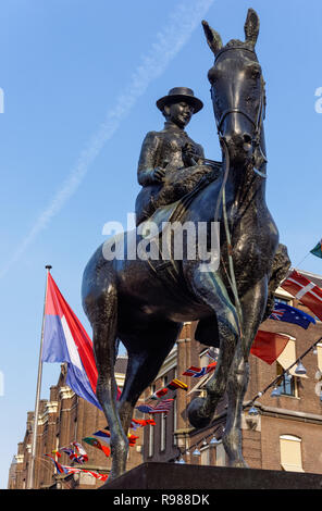 Statue équestre de la reine Wilhelmine sur Rokin rue d Amsterdam, Pays-Bas Banque D'Images