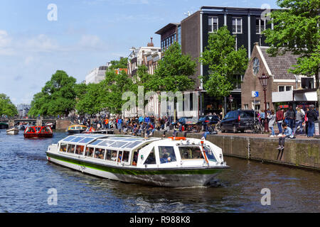 Bateaux de croisière touristique sur le canal Prinsengracht à Amsterdam, Pays-Bas Banque D'Images