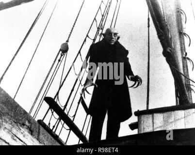 Titre original : Nosferatu, eine Symphonie des Grauens. Titre en anglais : Nosferatu le vampire. Année : 1922. Directeur : F.W. Murnau. Stars : Max Schreck. Credit : PRANA-FILM Gmbh, Berlin / Album Banque D'Images
