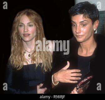 Madonna et Ingrid Casares 1998 Photo par John Barrett/PHOTOlink /MediaPunch Banque D'Images