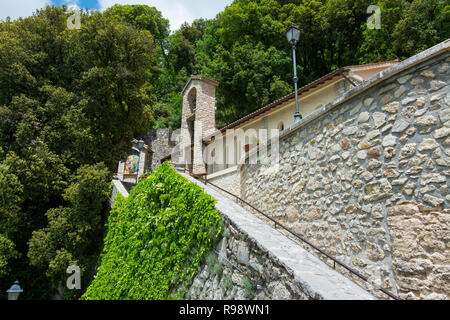 Greccio, Italie. hermitage culte érigé par Saint François d'assise dans la Vallée Sacrée. Dans ce monastère, le saint a donné naissance à la première nat vivant Banque D'Images