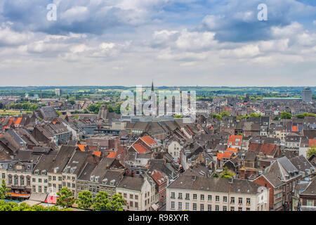 Vue sur la ville médiévale de Maastricht aux Pays-Bas Banque D'Images