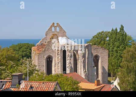 Ruines de Saint Nicolas, de l'Eglise de Saint Nicholas Church, un jour d'été dans la ville médiévale de Visby sur l'île suédoise de Gotland en mer Baltique Banque D'Images