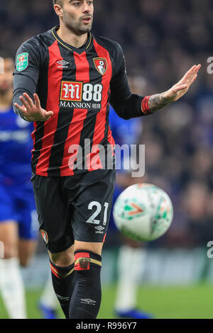 19 décembre 2018, Stamford Bridge, Londres, Angleterre ; Carabao EFL Cup, quart-de-finale, Chelsea vs Bournemouth : Diego Rico (21) de Bournemouth en action : Crédit Fogliati Romena/News Images images Ligue de football anglais sont soumis à licence DataCo Banque D'Images