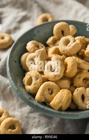 L'huile d'olive Itlian Taralli Cracker Cookies prêt à manger Banque D'Images