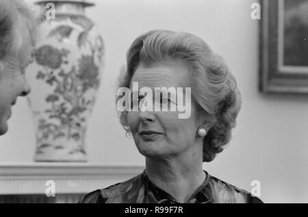 Le Premier ministre britannique Margaret Thatcher avec le président Jimmy Carter à la Maison Blanche, Washington, D.C. . 13 Septembre 1977 Banque D'Images