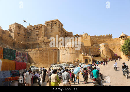 Fort de Jaisalmer est le deuxième plus ancien fort au Rajasthan, en 1156 AD par les Rajput (Rawal Jaisal règle) de qui elle tire son nom. Banque D'Images