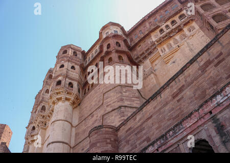 L'extérieur de Fort Mehrangarh. Fort de Mehrangarh ou Mehran, situé à Jodhpur, Rajasthan, est l'un des plus grands forts de l'Inde. Banque D'Images